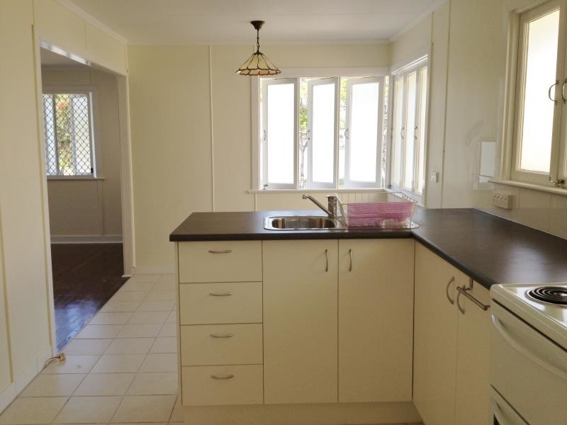 32 Caroline Street, Allenstown QLD 4700